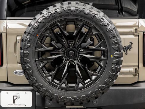 Used 2025 Ford Bronco Outer Banks AWD/4WD image 18