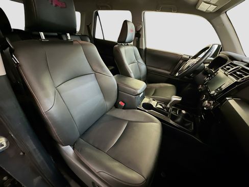Used 2024 Toyota 4Runner TRD Off-Road Premium image 32