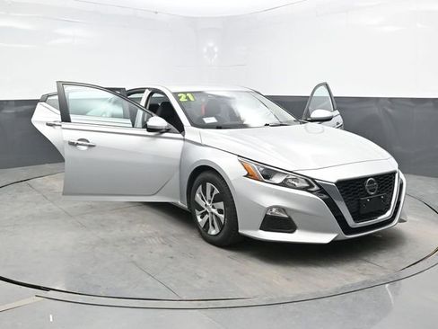Used 2021 Nissan Altima 2.5 S FWD image 38