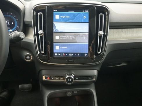 Used 2023 Volvo XC40 B5 Plus w/ Protection Package Premier image 12