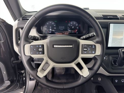 Used 2024 Land Rover Defender 110 SE AWD/4WD image 10