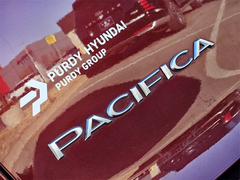 Used 2022 Chrysler Pacifica Pinnacle image 8