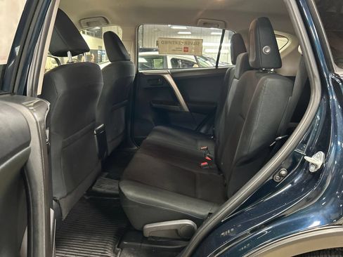 Used 2018 Toyota RAV4 LE w/ All Weather Liner Package FWD image 21