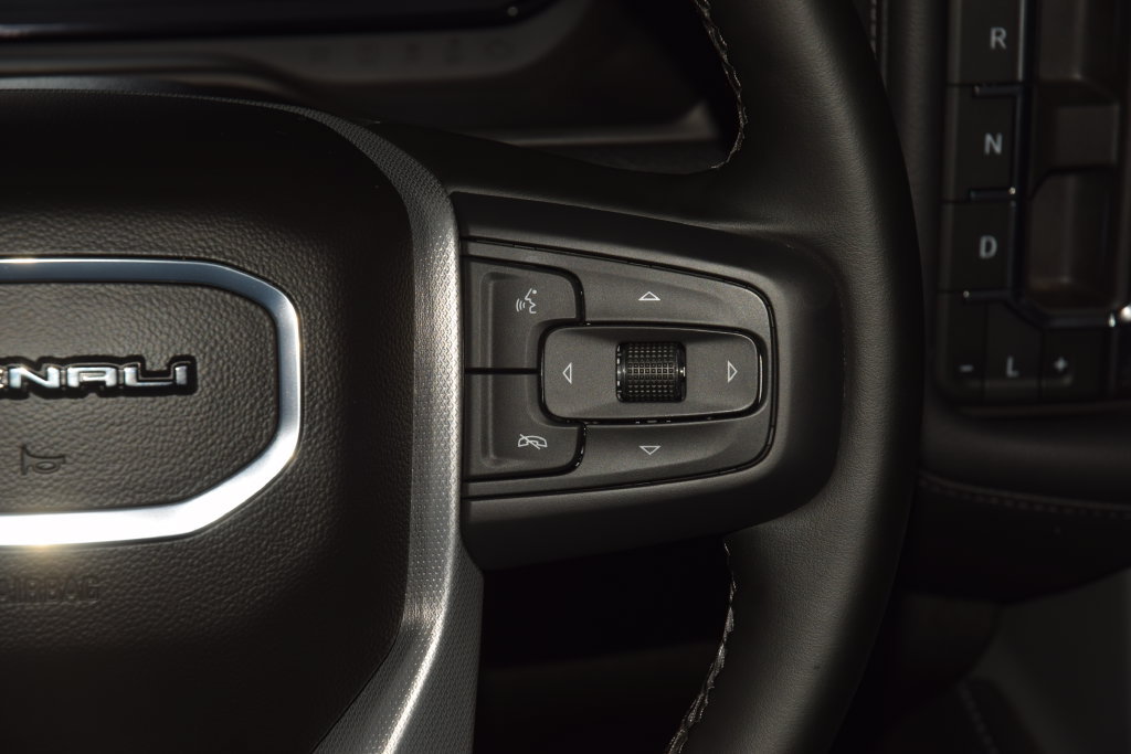 Used 2024 GMC Yukon Denali AWD/4WD image 40