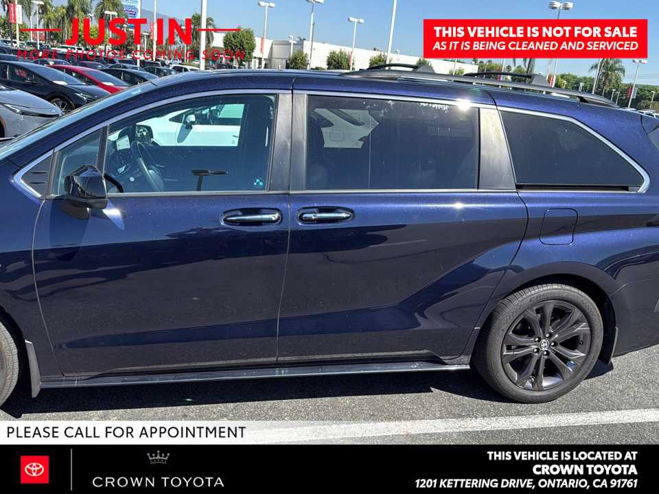Used 2024 Toyota Sienna XSE w/ XSE Plus Package FWD image 6