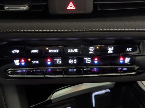 Used 2023 Buick Envision Avenir image 21