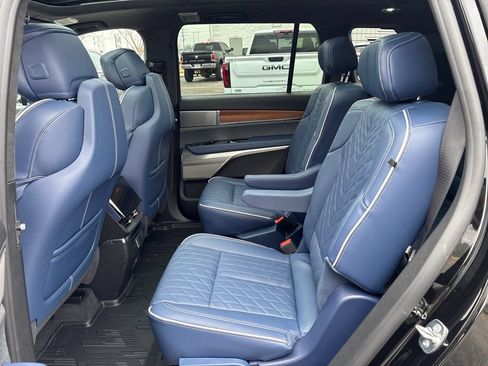 New 2026 Cadillac Vistiq Premium Luxury w/ LPO, Floor Liner Package AWD/4WD image 39
