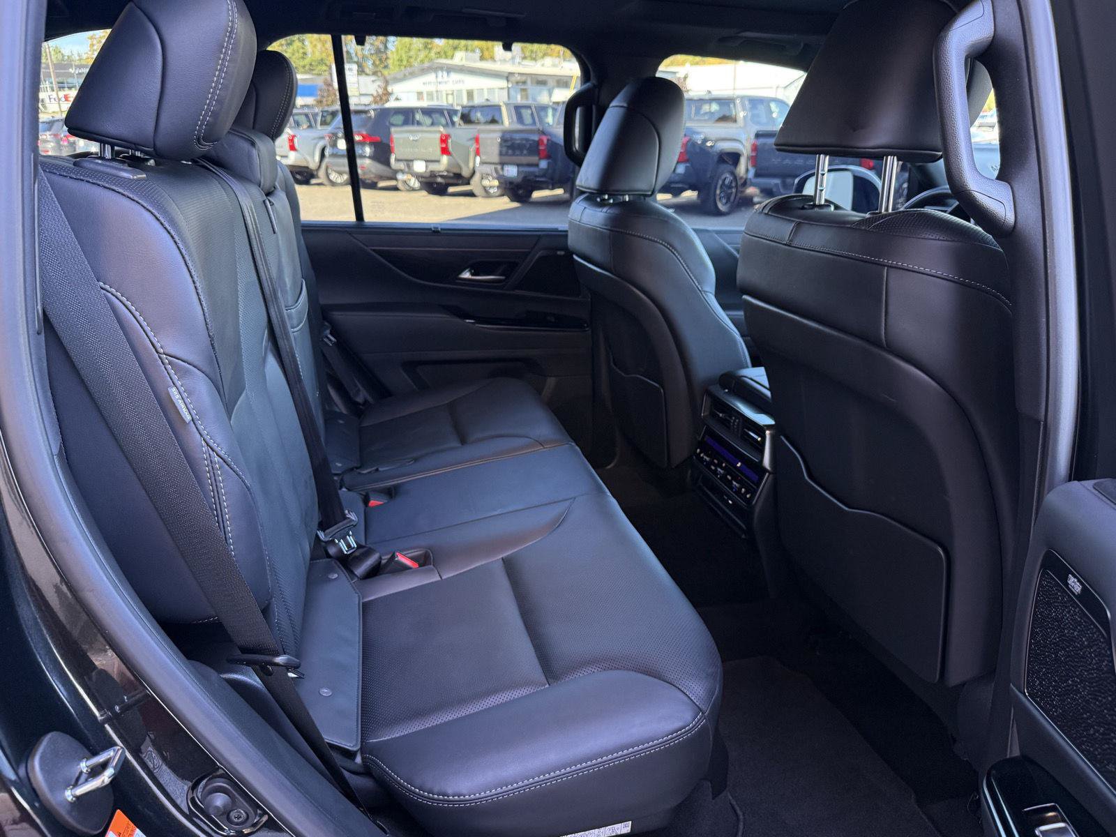 Used 2026 Lexus LX 700h Luxury w/ Appearance Package AWD/4WD image 23