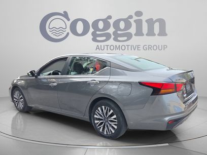 Used 2025 Nissan Altima 2.5 SV