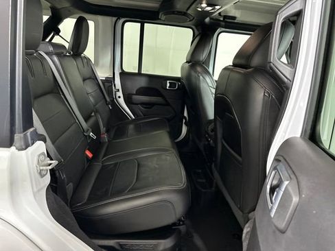 Used 2023 Jeep Wrangler Unlimited Sahara image 26