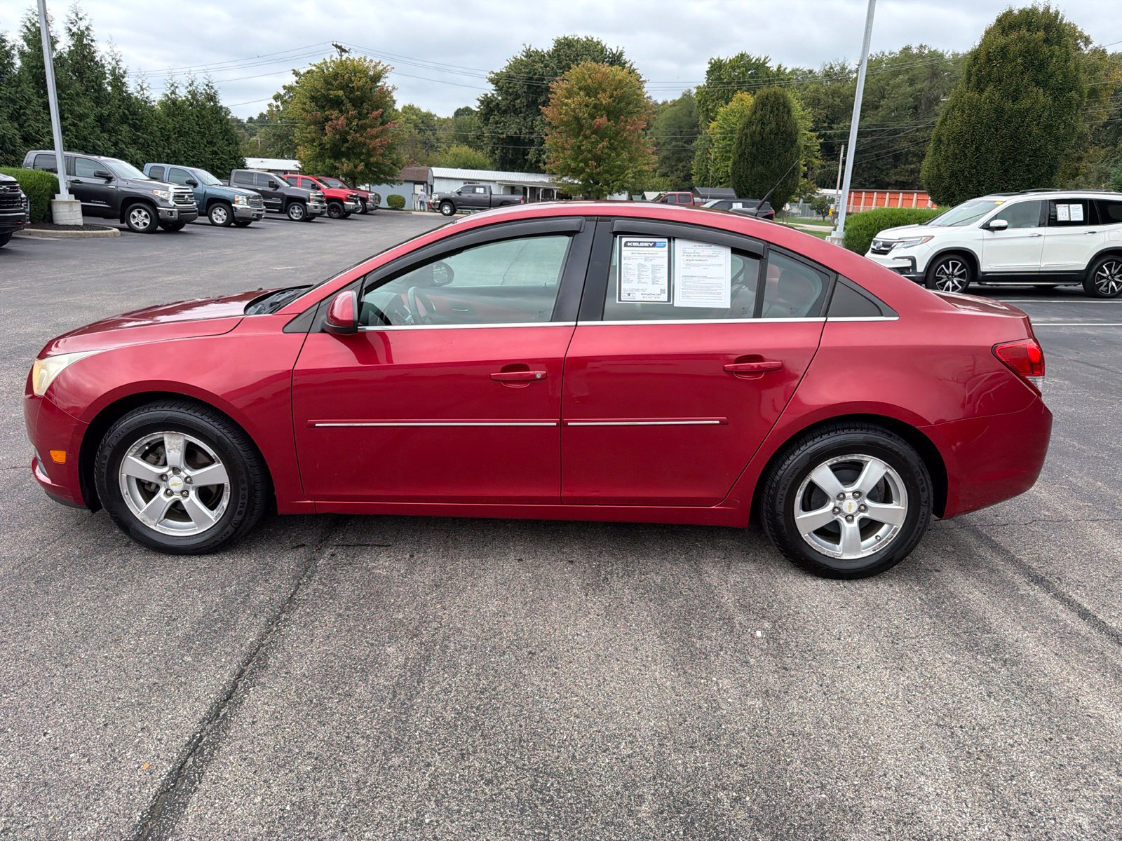 Used 2011 Chevrolet Cruze LT FWD image 2