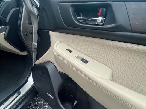 Used 2017 Subaru Outback 2.5i Limited image 16