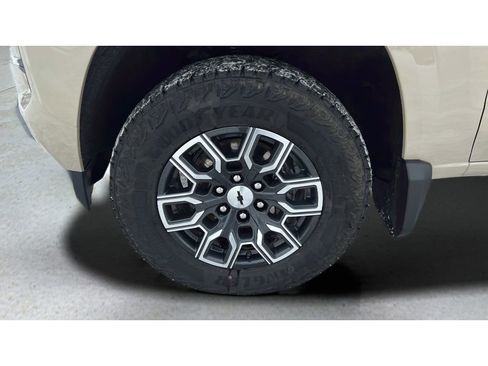 Certified 2024 Chevrolet Colorado Z71 w/ Z71 Convenience Package 2 image 34