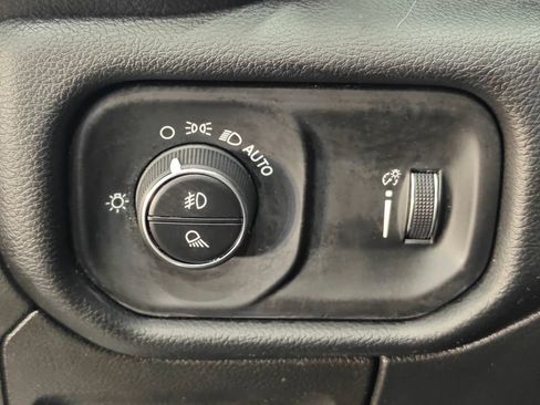 Used 2021 RAM 1500 Big Horn AWD/4WD image 42