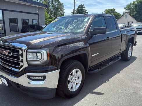 Used 2018 GMC Sierra 1500 SLE w/ SLE Value Package AWD/4WD image 3