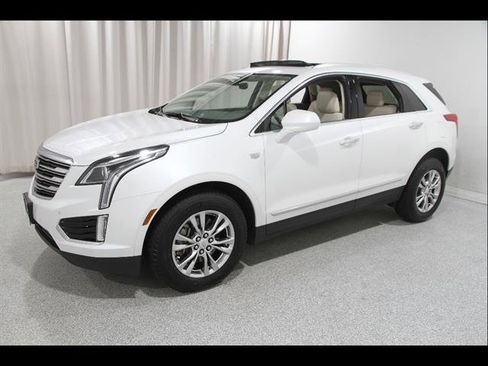 Used 2018 Cadillac XT5 Luxury AWD/4WD image 3