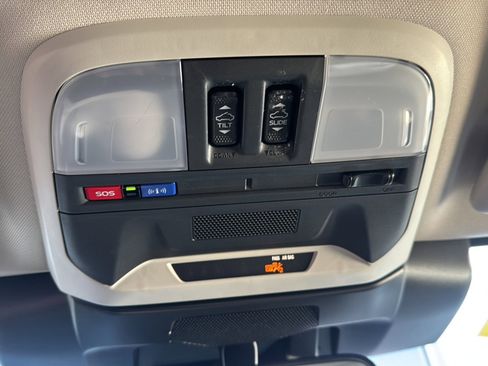 Used 2024 Subaru Crosstrek 2.0i Premium image 38