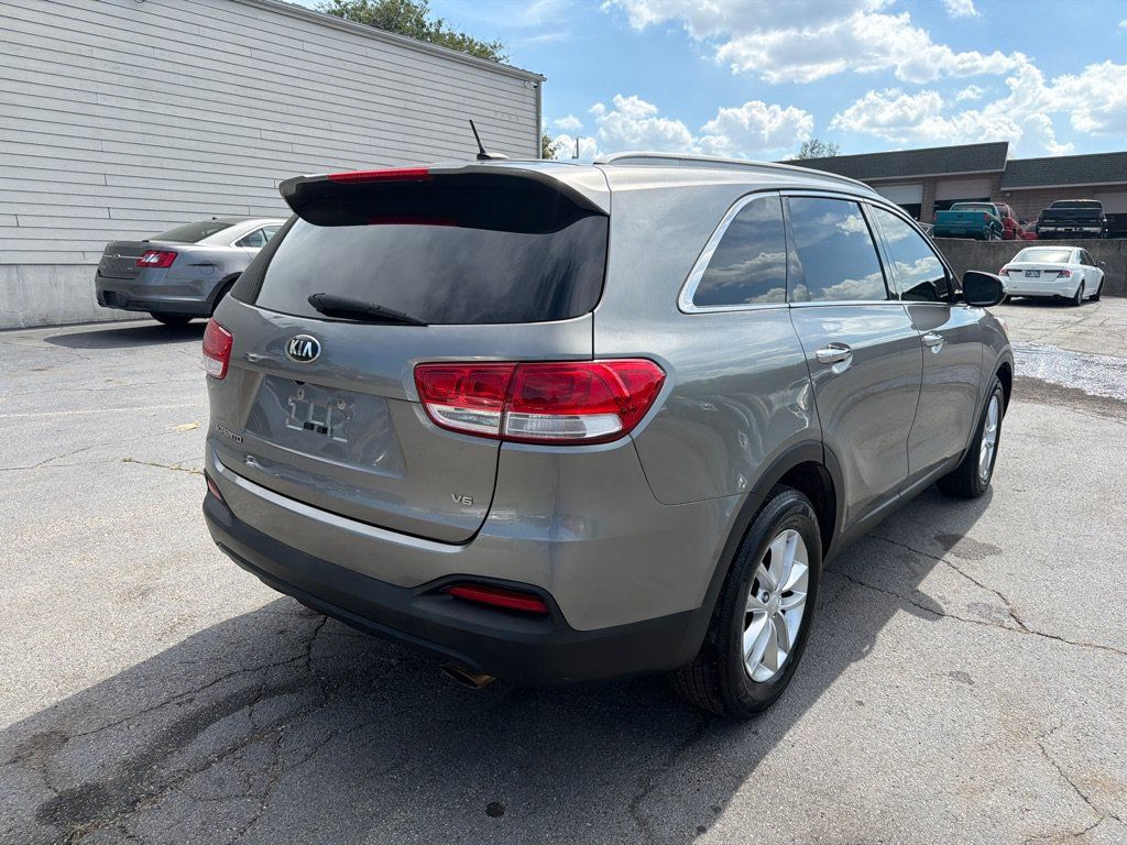 Used 2017 Kia Sorento LX FWD image 6
