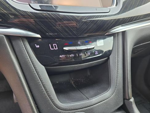 Used 2020 Cadillac XT6 Premium Luxury AWD/4WD image 19