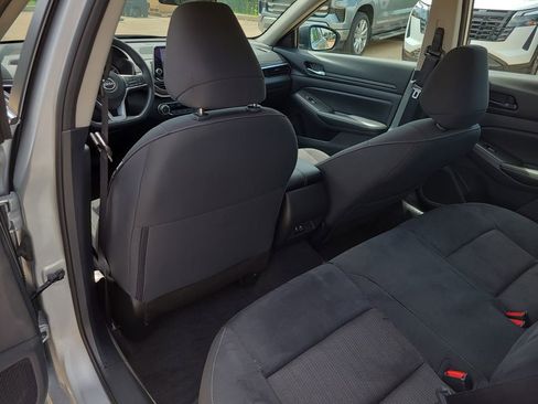 Certified 2025 Nissan Altima 2.5 SV FWD image 9