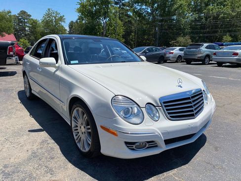 Used 2008 Mercedes-Benz E 350 4MATIC Sedan image 3