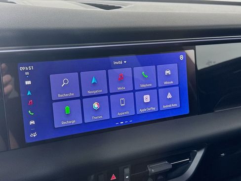 Certified 2024 Porsche Macan 4 Electric image 15