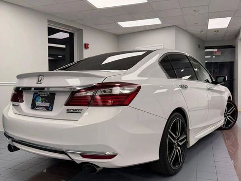 Used 2017 Honda Accord Sport Special Edition image 6