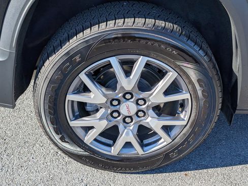 Used 2023 GMC Acadia SLT image 28