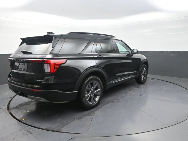 Used 2025 Ford Explorer Active w/ Active Comfort Package AWD/4WD image 8