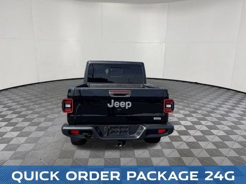 Used 2020 Jeep Gladiator Overland AWD/4WD image 6