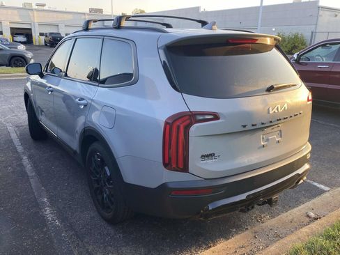 Used 2022 Kia Telluride SX w/ SX Prestige Package AWD/4WD image 9