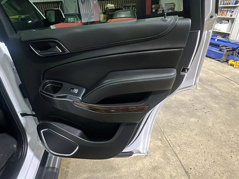 Used 2020 Chevrolet Tahoe 4WD image 17