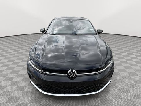 New 2025 Volkswagen Jetta SE image 4