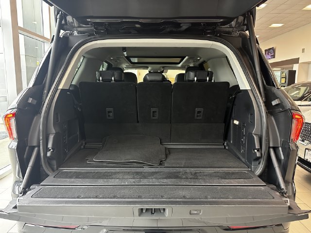 Certified 2025 Lincoln Navigator Reserve AWD/4WD image 43