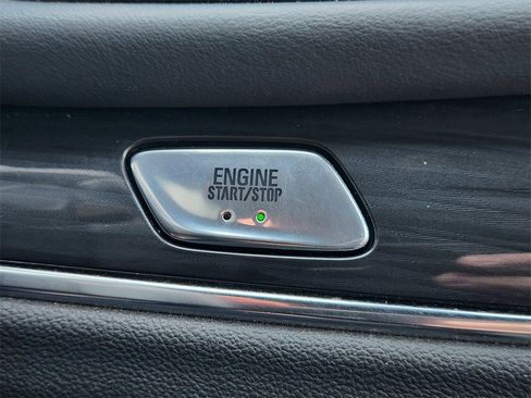 Used 2024 Buick Enclave Premium image 20