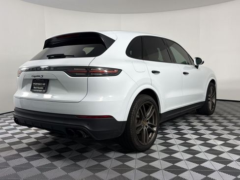 Certified 2022 Porsche Cayenne S AWD/4WD image 9