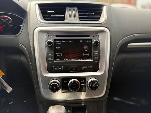 Used 2015 GMC Acadia SLE FWD image 27