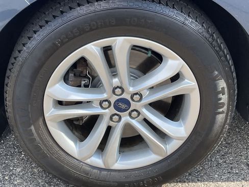 Used 2019 Ford Edge SEL w/ Equipment Group 201A AWD/4WD image 37