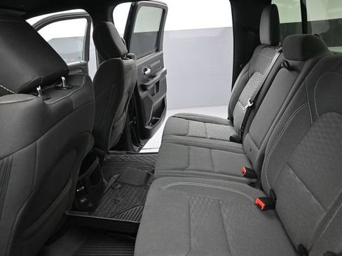 Used 2025 RAM 1500 Warlock AWD/4WD image 15