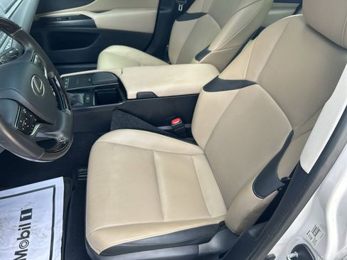 Used 2021 Lexus ES 250 w/ Premium Package AWD/4WD image 12