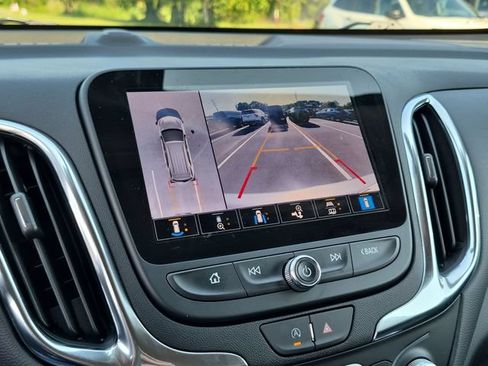 Used 2024 Chevrolet Equinox LT FWD image 26