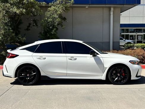 Used 2023 Honda Civic Type R image 3
