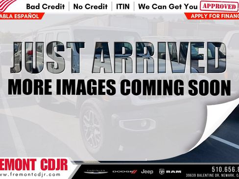 Used 2025 Jeep Wrangler Unlimited Sahara AWD/4WD image 1