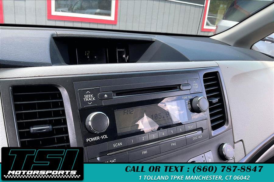 Used 2013 Toyota Sienna L FWD image 20