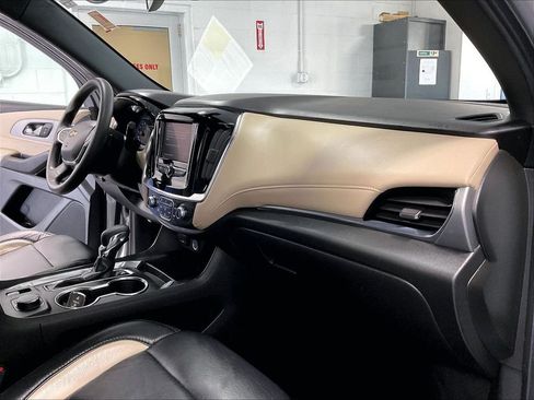 Used 2022 Chevrolet Traverse LS AWD/4WD image 14