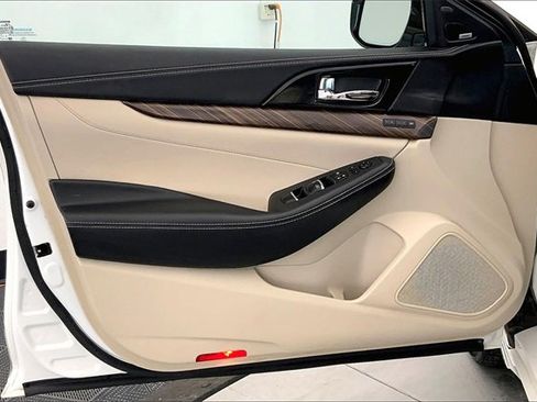 Used 2017 Nissan Maxima Platinum w/ Medallion Package image 23