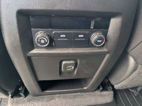 Used 2020 Chevrolet Traverse LS FWD image 13