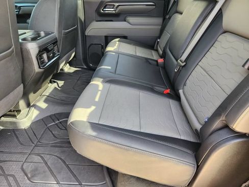 Used 2025 Chevrolet Silverado 2500 ZR2 w/ Technology Package AWD/4WD image 30