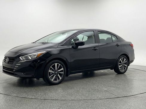 Used 2025 Nissan Versa SV FWD image 3