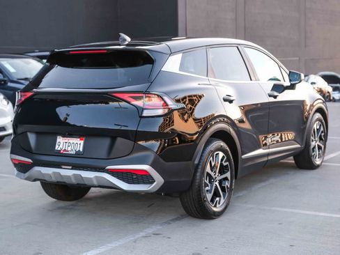 Used 2024 Kia Sportage EX FWD image 4